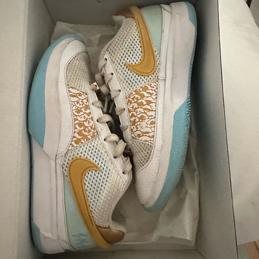 Nike Ja Morant 1’s Basketball Sneakers Metallic Gold and White Sneakers